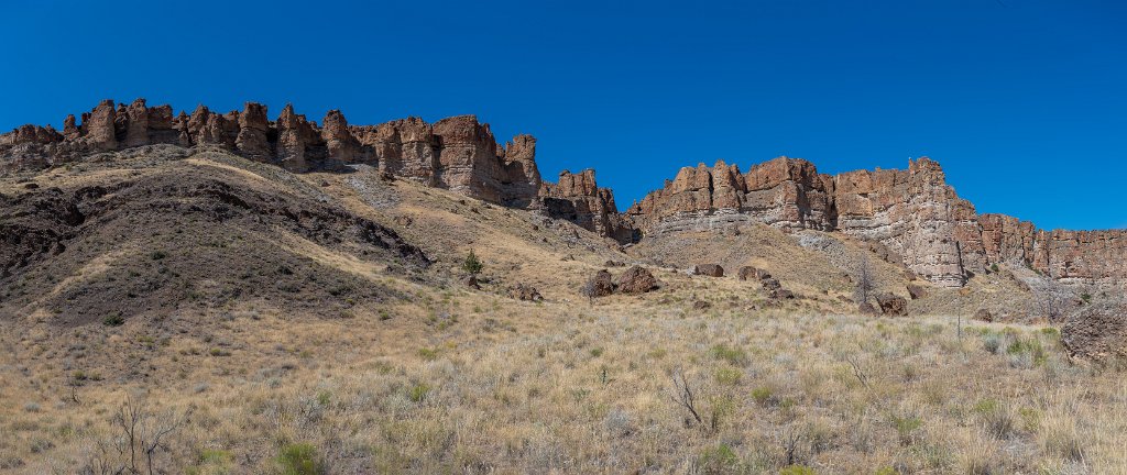D05_9944-Pano-Edit.jpg - Clarno Unit, John Day Fossil Beds