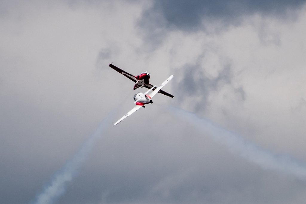 D05_8106.jpg - Canadian Forces Snowbirds