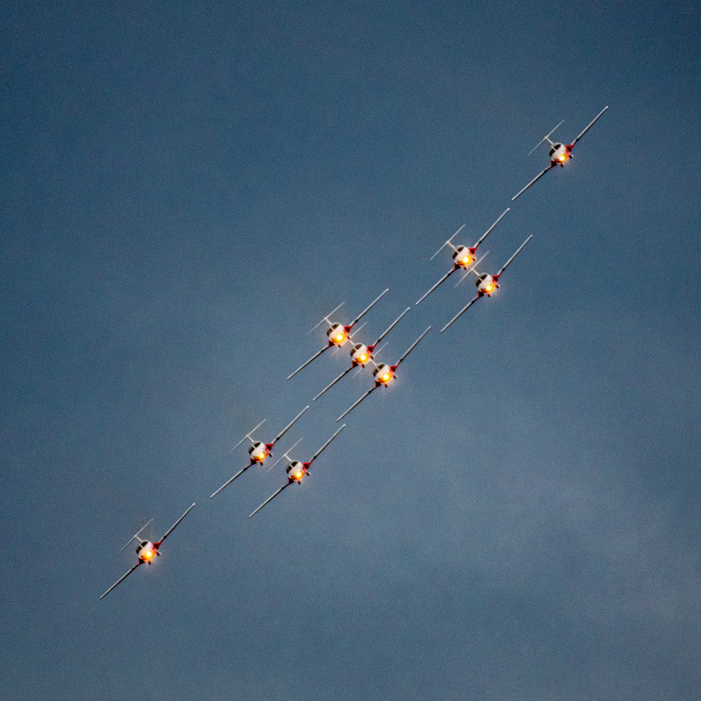 D85_4237.jpg - Canadian Forces Snowbirds