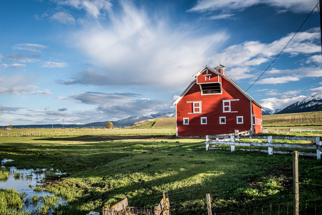 D05_7864.jpg - Barn & Clouds, Joseph, OR