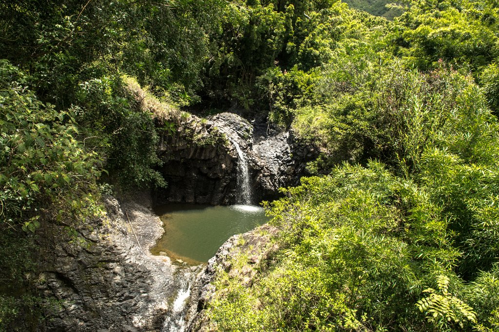 Makahiku Falls-0001.jpg - Makahiku Falls (Maui)