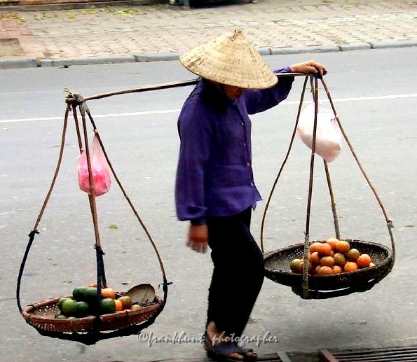 hanoi_street_vendor.jpg